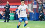 关于泰山错失单刀球，海港门将神勇扑救成最大功臣！的信息