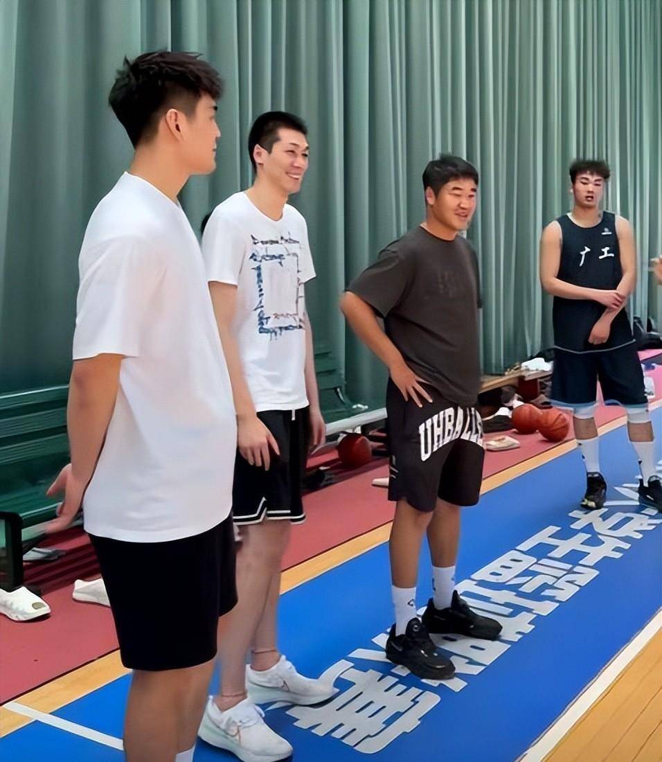 关于新晋球员在赛场上展现出惊人的实力的信息