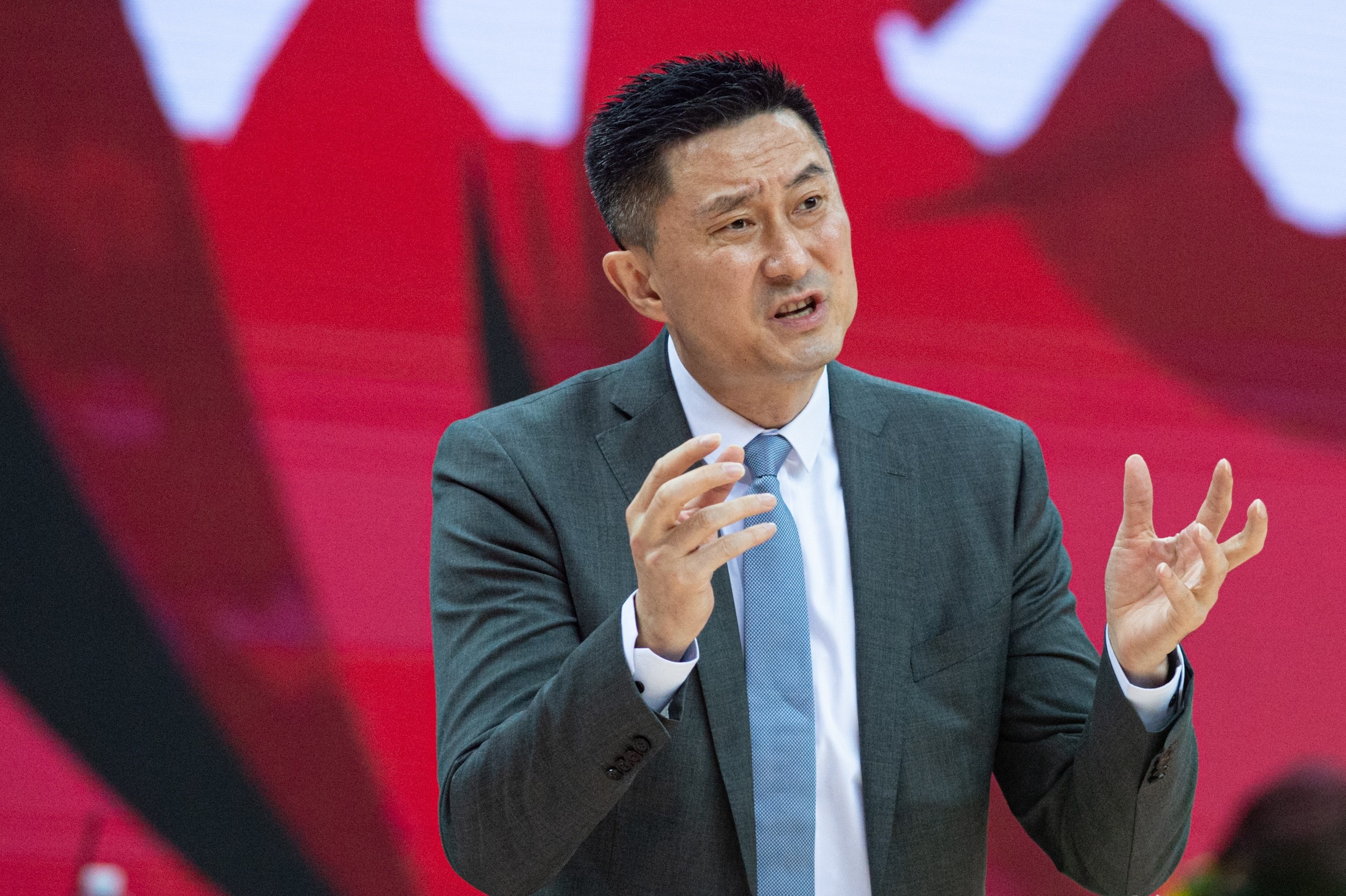 亚洲篮球赛事风波不断，裁判判罚引发争议