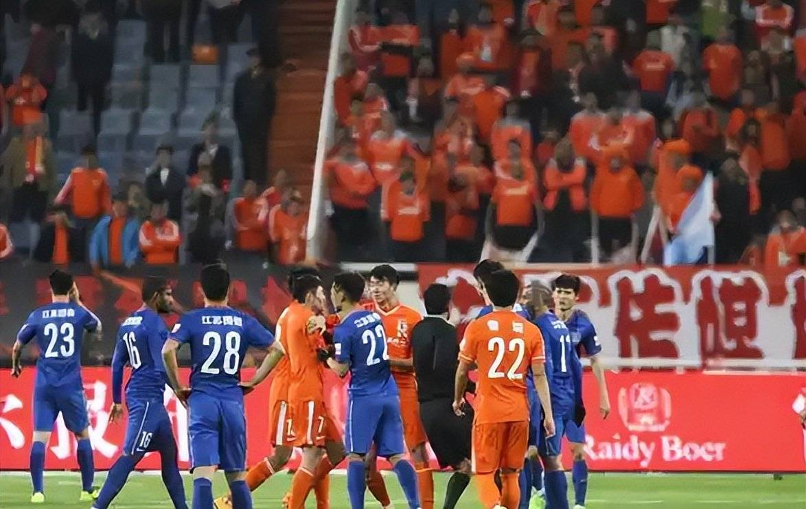 包含江苏客场战胜四川，继续保持榜首位置的词条