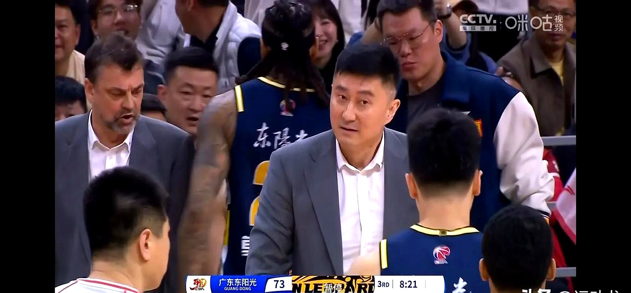 包含齐齐哈尔皮特市客场对阵哥老批，力争客场奇迹的词条