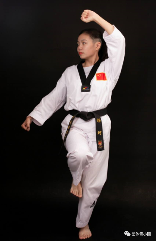 爱尔兰击剑选手乘风破浪夺得铜牌