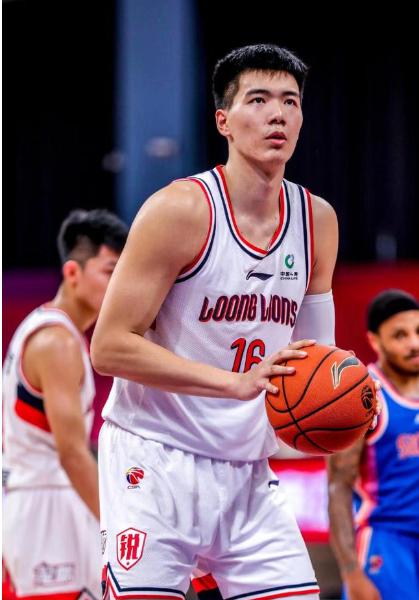 包含日本新秀在联赛中崭露头角，获得主教练赏识的词条
