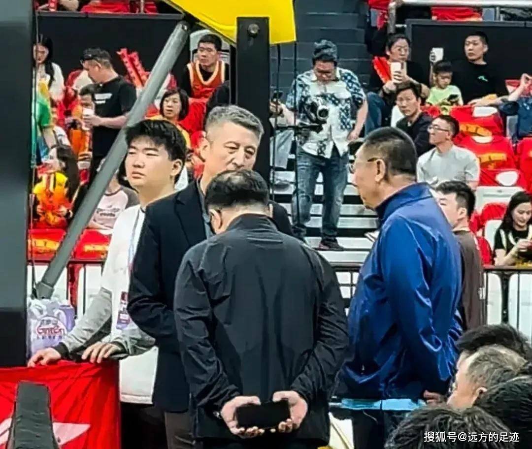 战术奏效！那不勒斯双翼齐飞压制哈兰德整场无力还手！的简单介绍