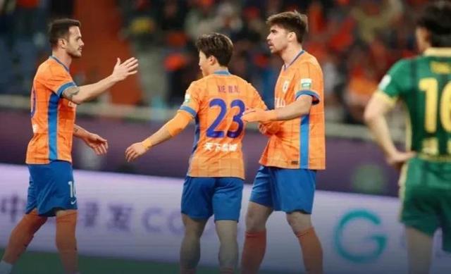 关于申花开场5分钟连进两球，国安防线形同虚设！的信息