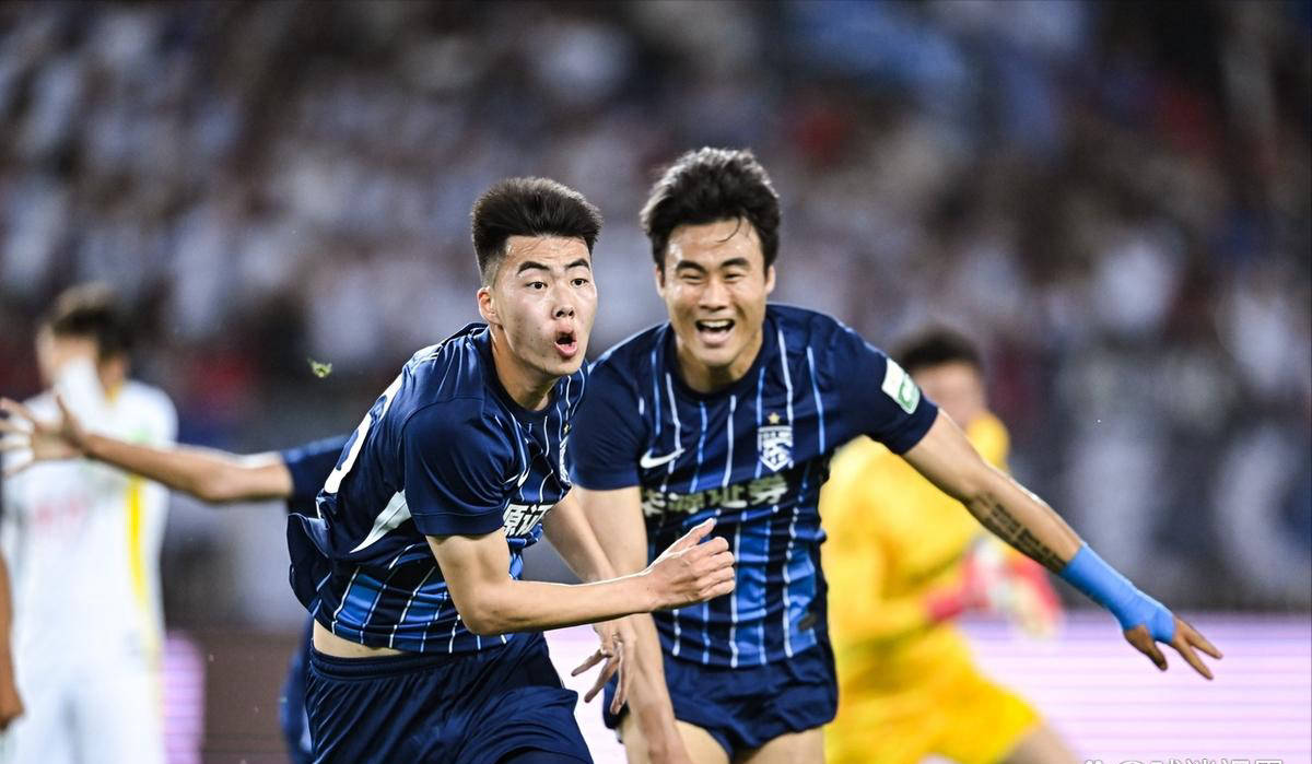 关于泰山五连胜继续领跑积分榜，德布劳内主帅陷下课危机！的信息